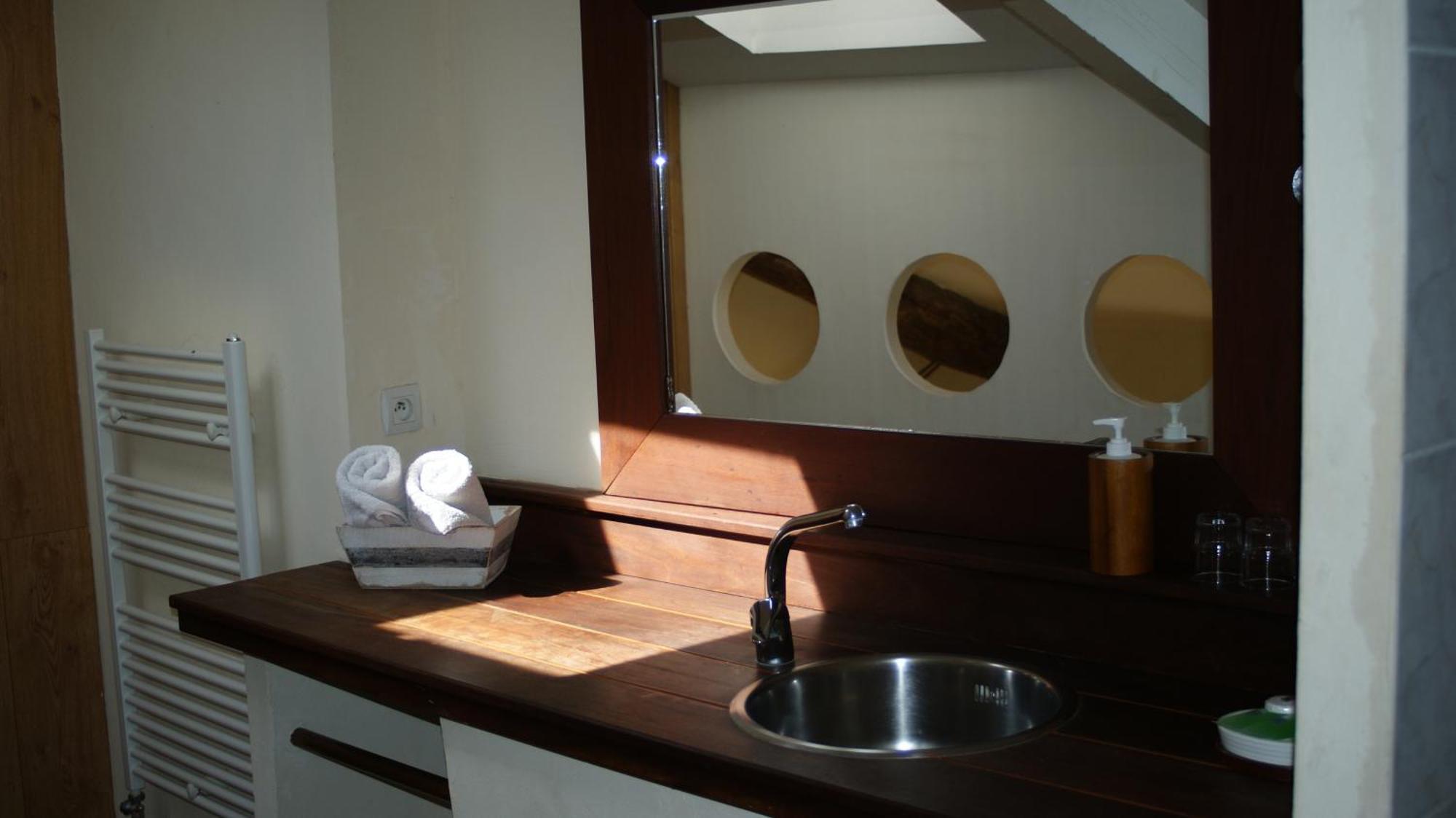 Demeure De Digoine "Chambre D'Hotes" Bourg-Saint-Andéol Εξωτερικό φωτογραφία