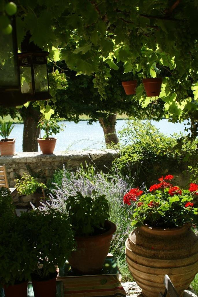 Demeure De Digoine "Chambre D'Hotes" Bourg-Saint-Andéol Εξωτερικό φωτογραφία